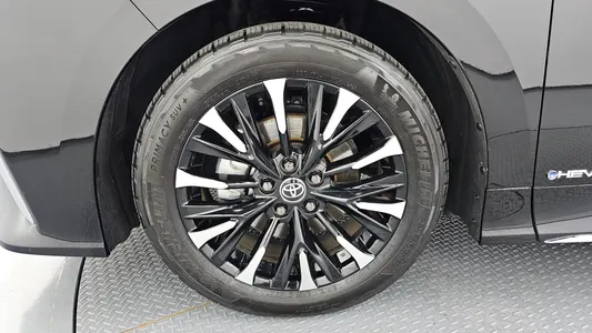 Toyota 4 2.5 HEV AWD 2023 5