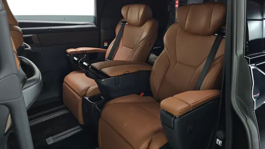 Toyota 4 2.5 HEV AWD 2023 12