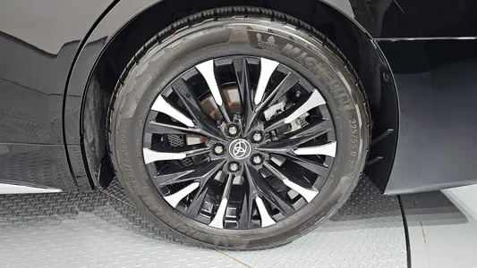 Toyota 4 2.5 HEV AWD 2023 22