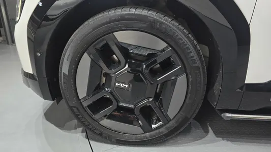 Kia EV9 4WD 2024 5