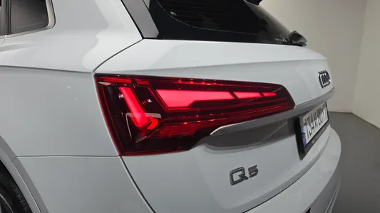 Audi Q5 (FY) 45 TFSI 2021 23