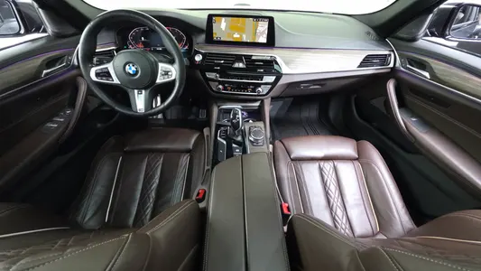 BMW 5 Series (G30) 520i M 2020 7