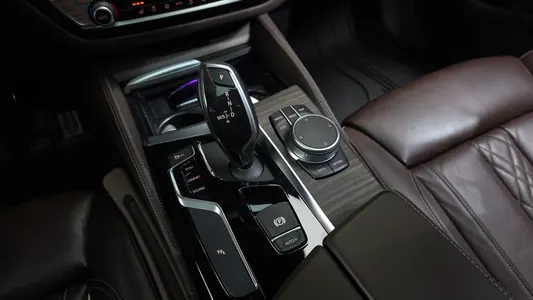 BMW 5 Series (G30) 520i M 2020 9