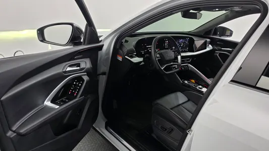 Audi Q5 (80A) 45 TFSI S Line 2025 10