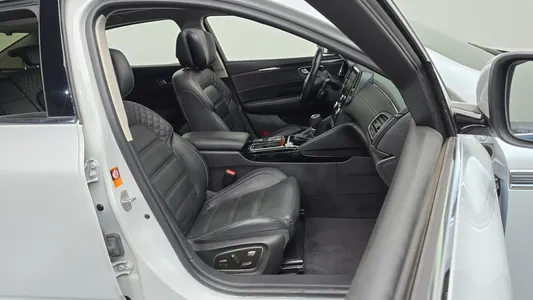 Renault Korea SM6 2.0 LPe RE () 2018 27