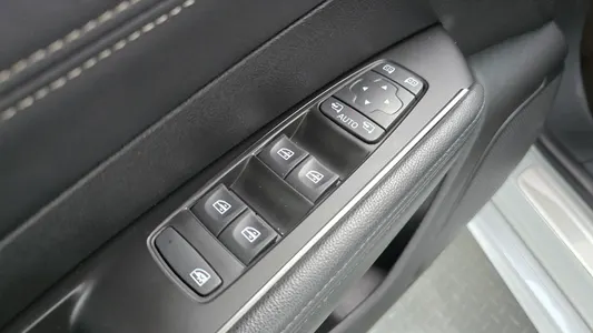 Renault Korea SM6 2.0 LPe RE () 2018 29