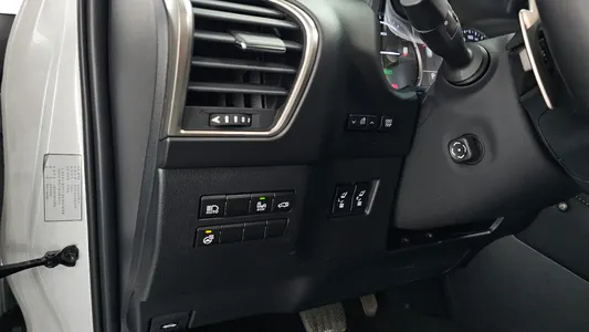Lexus NX300h 2019 16