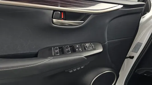 Lexus NX300h 2019 38