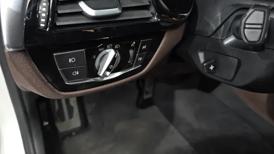 BMW 5 Series (G30) 530e M 2020 19