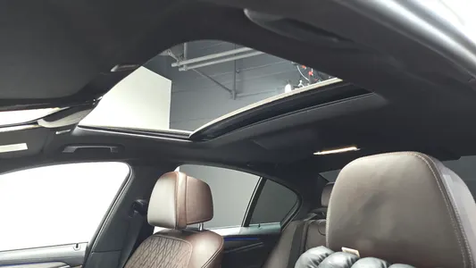 BMW 5 Series (G30) 530e M 2020 15