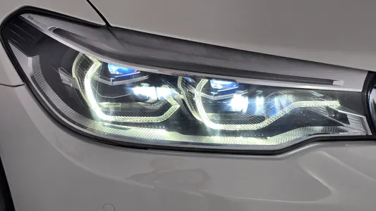 BMW 5 Series (G30) 530e M 2020 22