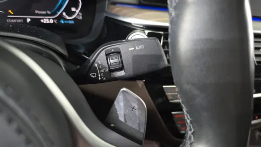 BMW 5 Series (G30) 530e M 2020 27