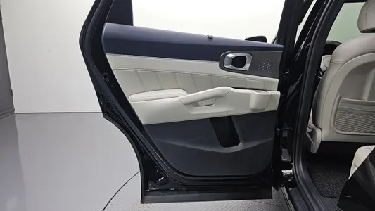 Kia 4 HEV 1.6 2WD 2022 25