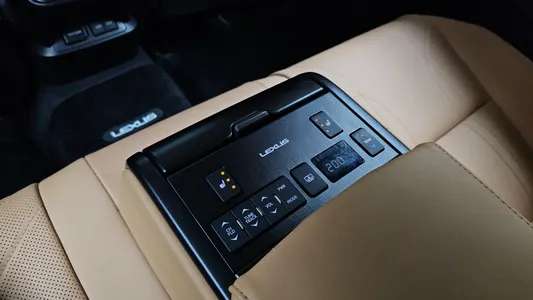 Lexus ES300h 7 2022 32