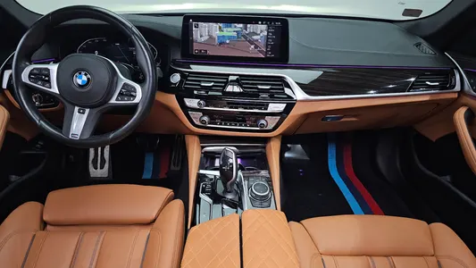 BMW 5 Series (G30) 520i M 2022 7