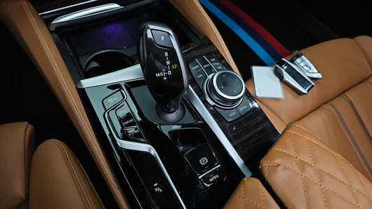 BMW 5 Series (G30) 520i M 2022 9