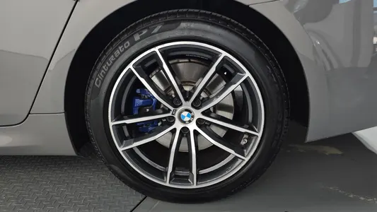 BMW 5 Series (G30) 520i M 2022 21
