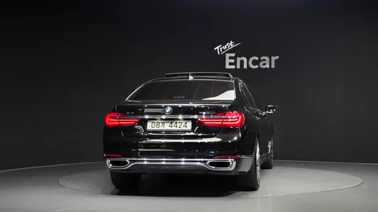 BMW 7 Series (G11) 750Li xDrive 2016 4