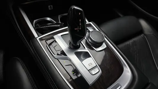 BMW 7 Series (G11) 750Li xDrive 2016 9