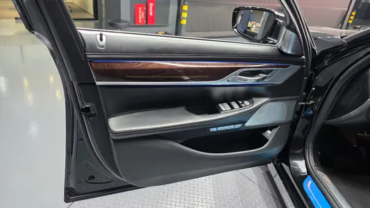 BMW 7 Series (G11) 750Li xDrive 2016 24