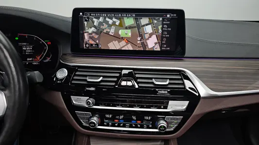 BMW 5 Series (G30) 530i M 2020 13