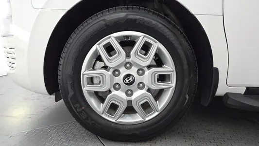 Hyundai Staria HEV 1.6 5 2024 5