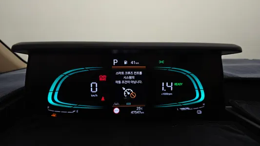 Hyundai Staria HEV 1.6 5 2024 8