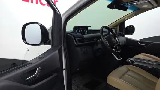 Hyundai Staria HEV 1.6 5 2024 10