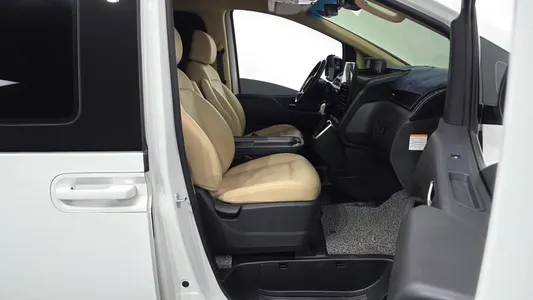 Hyundai Staria HEV 1.6 5 2024 26