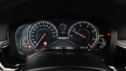 BMW 5 Series (G30) M550d xDrive 2018 8