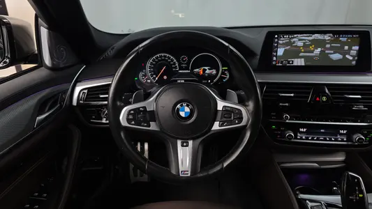 BMW 5 Series (G30) M550d xDrive 2018 13