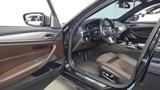 BMW 5 Series (G30) M550d xDrive 2018 10