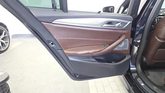 BMW 5 Series (G30) M550d xDrive 2018 25