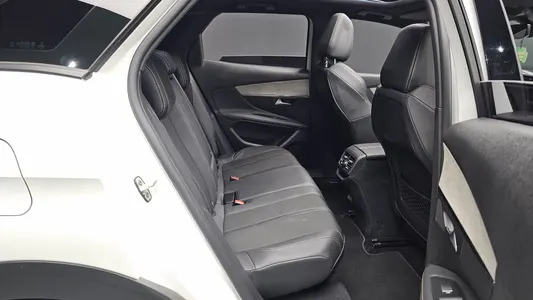 Peugeot 3008 2 1.2 Pure Tech GT 2022 11