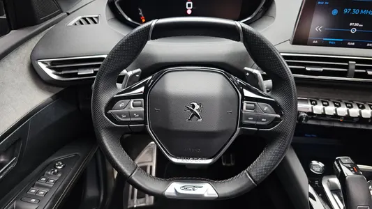 Peugeot 3008 2 1.2 Pure Tech GT 2022 12