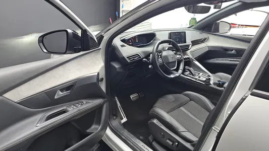 Peugeot 3008 2 1.2 Pure Tech GT 2022 10