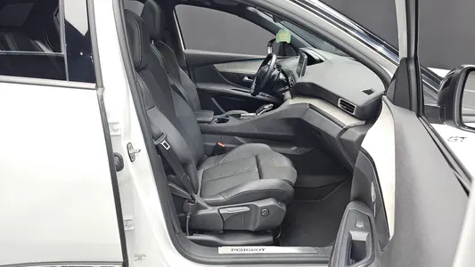 Peugeot 3008 2 1.2 Pure Tech GT 2022 27