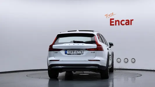 Volvo V60 2 B5 AWD 2023 4