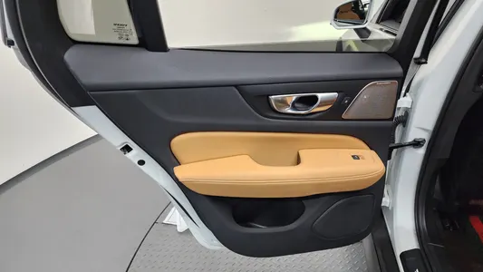 Volvo V60 2 B5 AWD 2023 25