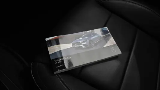 Mercedes-Benz E-Class W213 E220d 4MATIC AMG Line 2021 16
