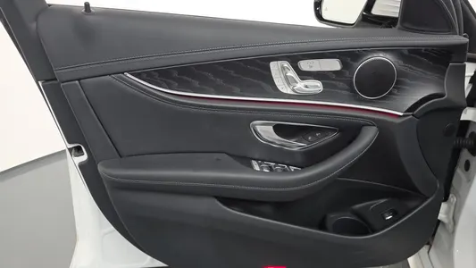 Mercedes-Benz E-Class W213 E220d 4MATIC AMG Line 2021 24