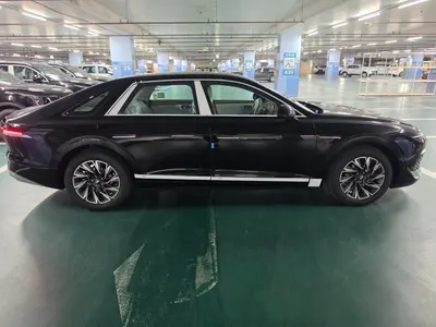Hyundai (GN7) 2026 12