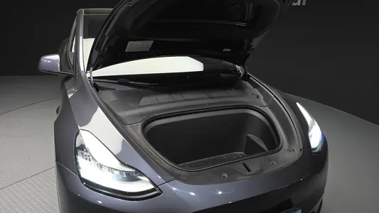 Tesla Y AWD 2021 6