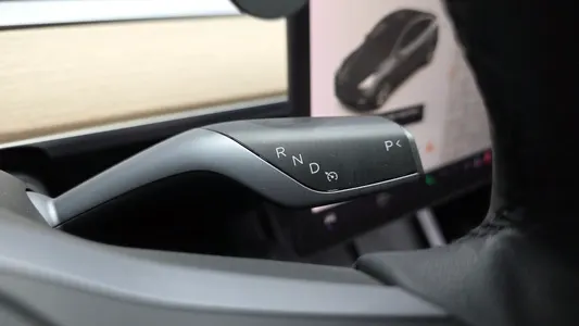 Tesla Y AWD 2021 9