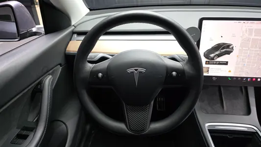 Tesla Y AWD 2021 13
