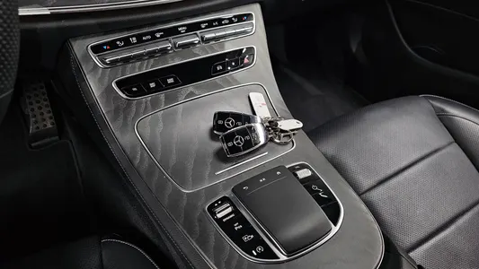 Mercedes-Benz E-Class W213 E350 4MATIC AMG Line 2022 19