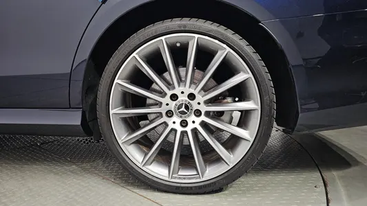 Mercedes-Benz E-Class W213 E350 4MATIC AMG Line 2022 22