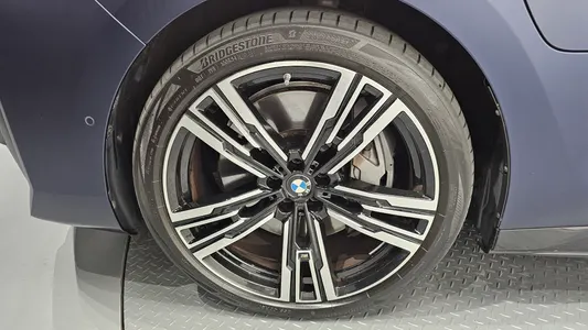 BMW 7 Series (G70) 750e xDrive M 2024 5