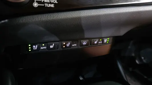 Lexus ES300h 7 2023 16