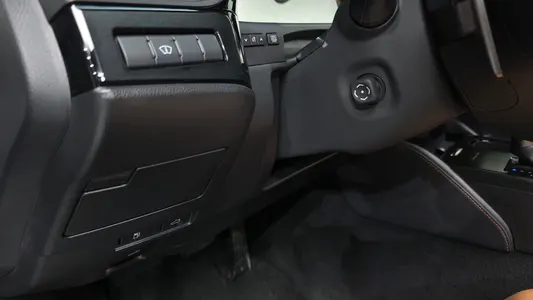 Lexus ES300h 7 2023 18
